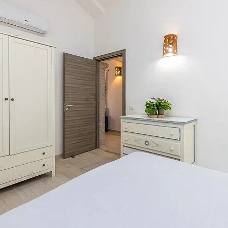 Bella Vista With Sea View - Happy Villa Cugnana